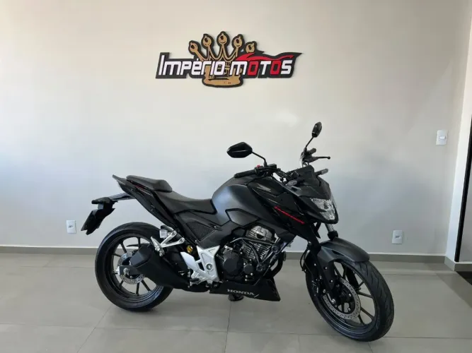 CB 300F Twister Flex (baixo km)