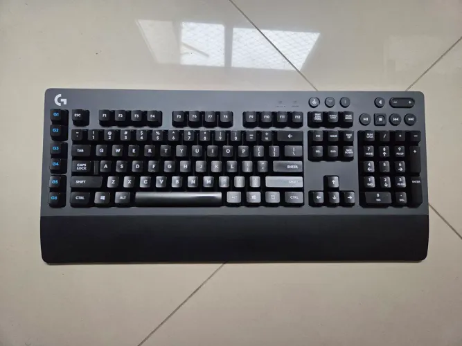 Teclado mecânico logitech g613