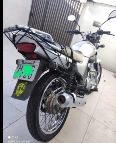 Vendo YBR ano 2004,em boas condições.