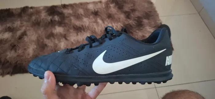 Chuteira society nike