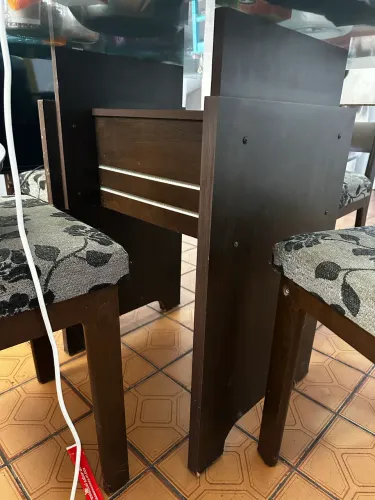 Mesa de vidro para sala ou cozinha