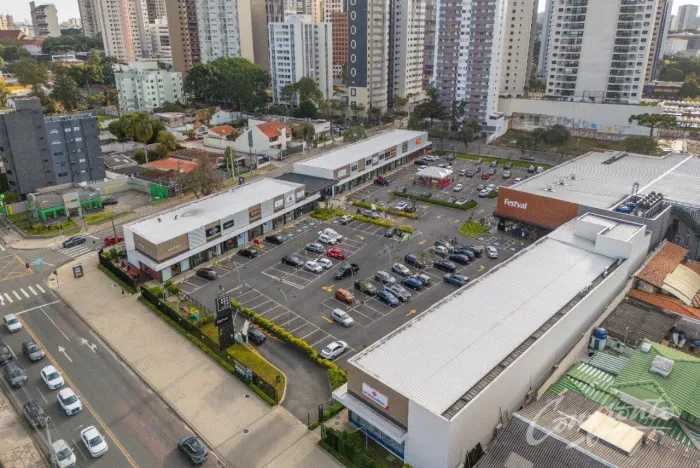 Loja Quadrata Cabral - Avenida Munhoz da Rocha (21)