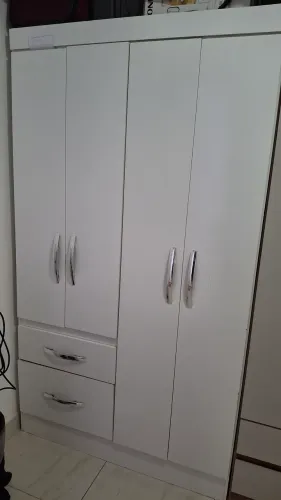 Guarda-roupas Branco