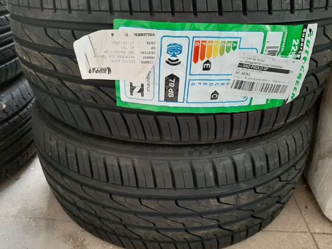 Pneu 225 35 20 Autogreen supersport perfil baixo Volkswagen golf