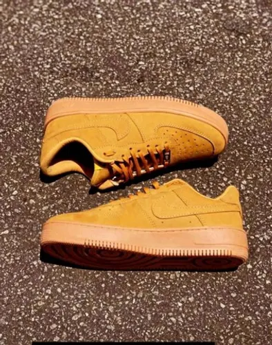 Tenis Nike Air Force marrom lindo