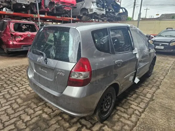 Peças usadas Honda Fit 2004 1.4 16v gasolina 80cv câmbio manual