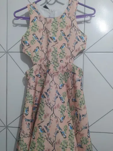 Vestido infantil com pássaros
