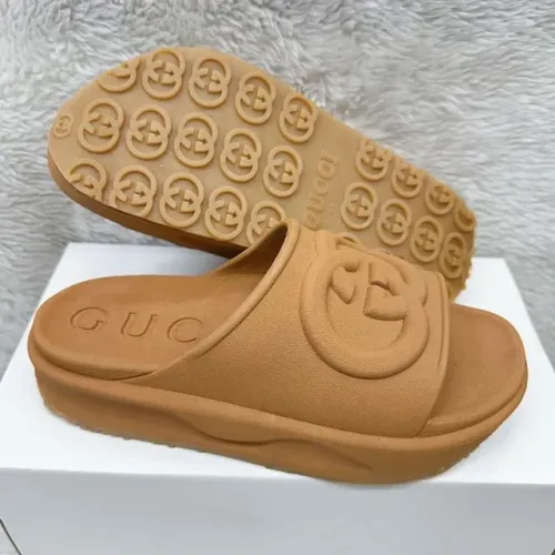 Chinelo Gucci lançamento 
