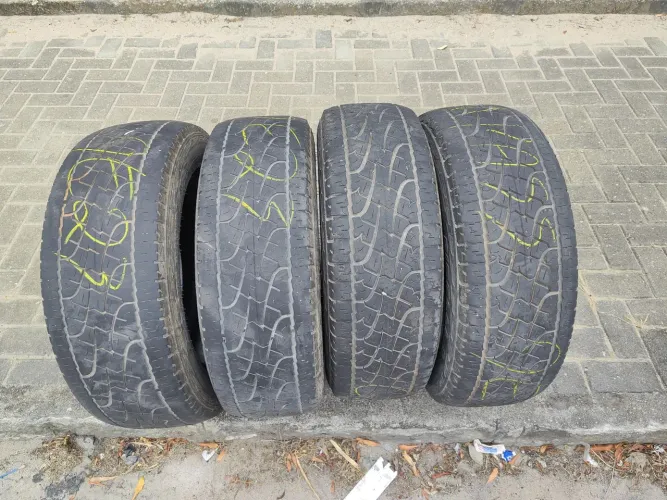 Jogo de pneus Pirelli 225/60/17