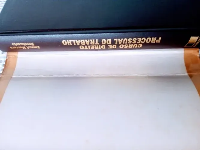 Vendo livro de Direito Processual do Trabalho 