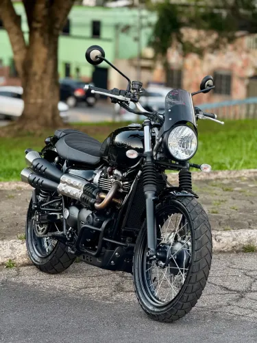 Triumph SCRAMBLER 900cc Stealth Edition 2024.