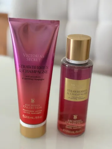 Kit Victoria s secret strawberry and champagne