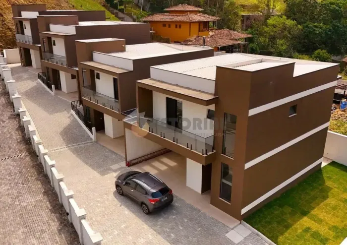 Sobrado com 3 dormitórios à venda, 170 m² por R$ 1.630.000,00 - R D Moullin - São Sebastiã