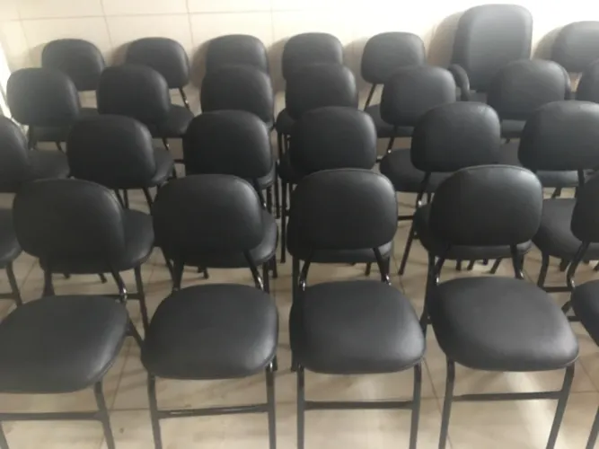 Cadeiras fixa para escritório ou igreja