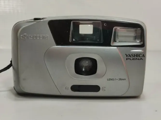 Câmera Fotográfica Yashica Plena Kyocera 35mm Analógica El2 Cinza (Usado)