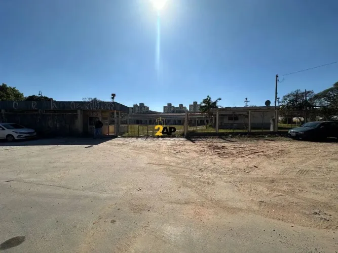 Galpão Comercial na Zona Oeste de São Paulo - 9.165m², 10 Salas, 10 Banheiros e 100 Vagas