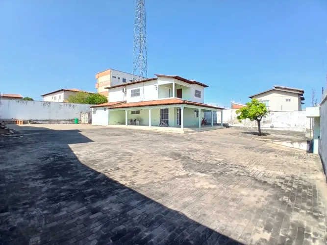 Casa 4 suítes em terreno de 900m², ideal p/ morar e empreender - Lourival Parente