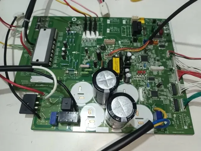 Placa de Ar-condicionado - Fujitsu (K04AW-1707HUE-C1) NOVA