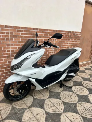 HONDA PCX 2023 BAIXO KM ACEITA TROCA