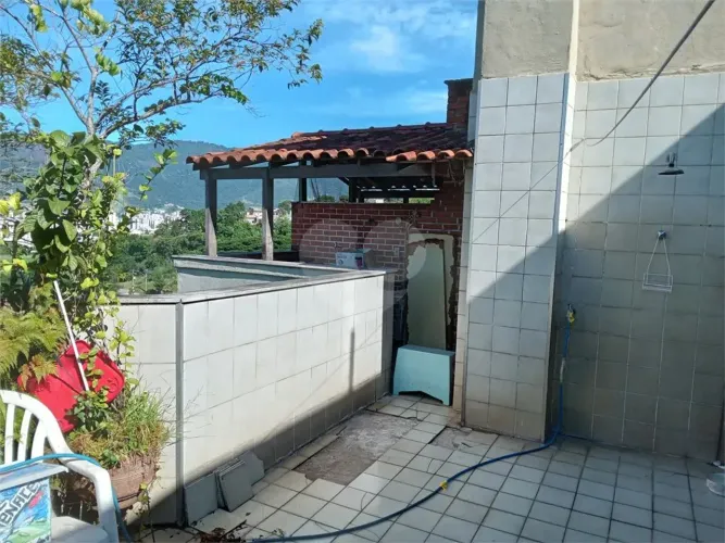 Cobertura à venda com 2 quartos, sendo 1 suíte, no condomínio Los Angeles, Rio de Janeiro