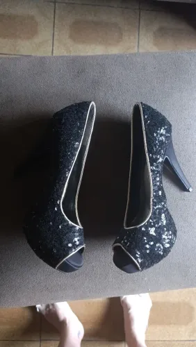 N36 Scarpin Preto com Paetês