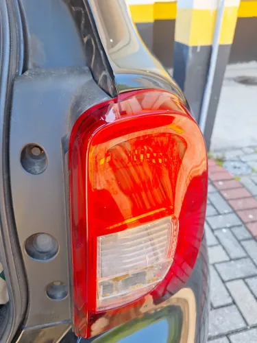Lanterna Traseira LD carona Nissan March 2015