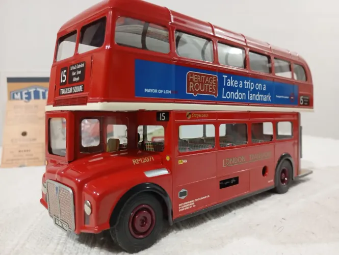 ÔNIBUS LONDRINO CORGI ROUTEMASTER BUS