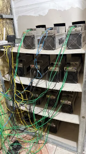 Máquina de mineração bitcoin M31 82th 18 unidade disponível em São Paulo 