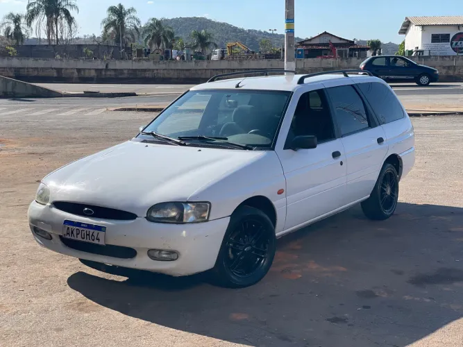 Ford Escort SW GL 1.6 MPI (álcool) 2003