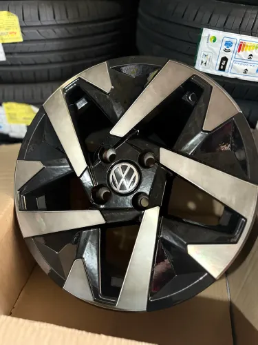 Rodas R15 novas 4x100 fumê
