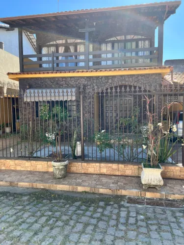 Rio das Ostras casa grande e independente próx a Praia.