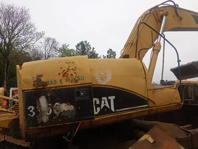 Sucata de Escavadeira Para Retirada De Peças Hidráulica Caterpillar 315c