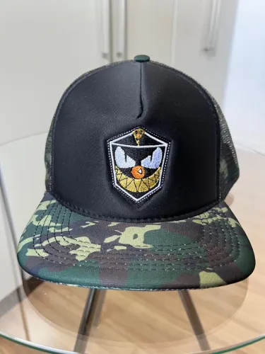 Boné Malvadão Pipas Oficial Camuflado com Detalhe Bordado Exclusivo