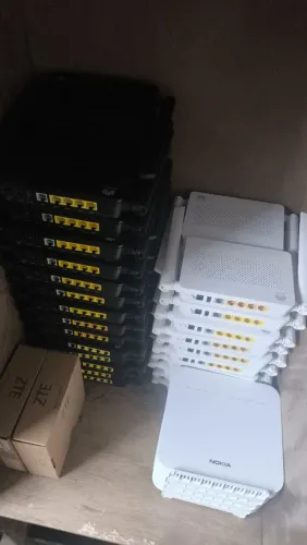 Lote com 30 Huawei V2 e 20 ZTE v9