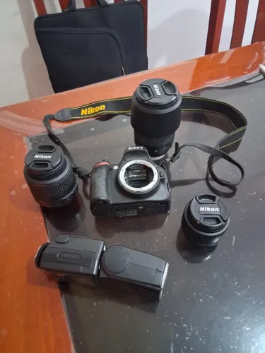 CAMERA ADSL NIKON D5100 + 3 LENTES + FLASH + TRIPÉ