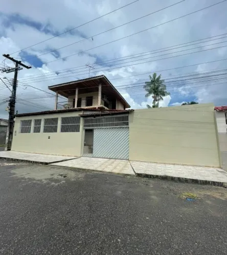 Casa com piscina na Cidade Nova, 3 quartos