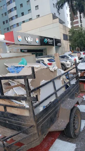 Retirada de entulho móveis velhos resto de obras 