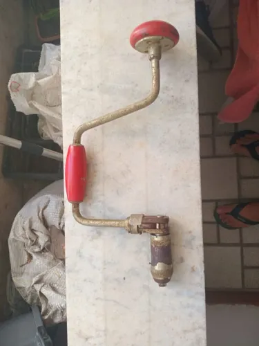 Furadeira Manual Antiga