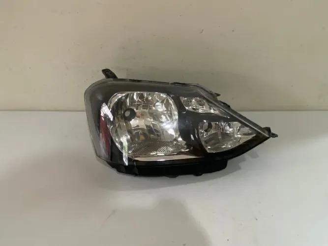Farol direito Etios 2011/2012/2013/2014/2015/2016/2017/2018/2019/2020/2021