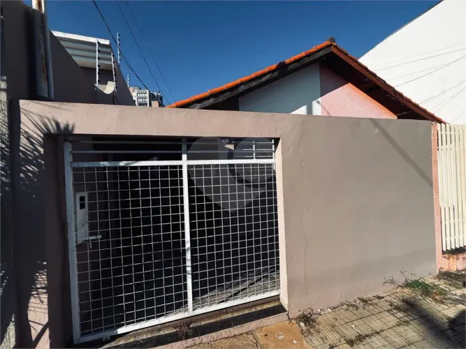 Casa com 2 quartos à venda ou para locação em Centro - SP