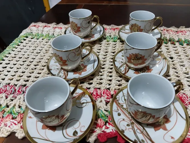 6 xícaras de cafezinho
