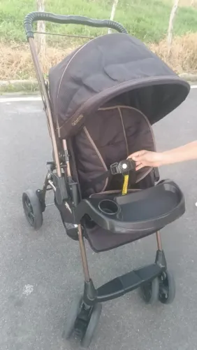 Carrinho de bebê passeio