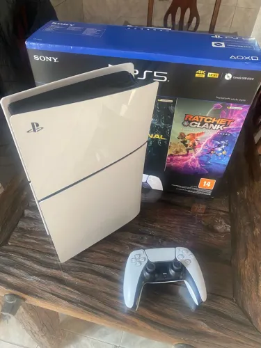 PS5 SLIM DIGITAL POUCO USADO