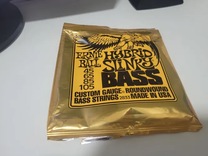 Encorajamento de baixo Ernie Ball 4 cordas 045-105 híbrida 2833