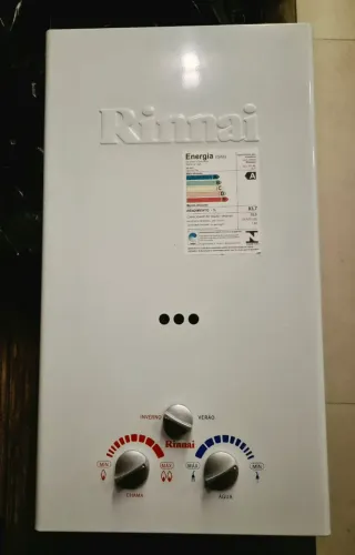 Aquecedor de passagem GLP Rinnai 15 litros com defeito
