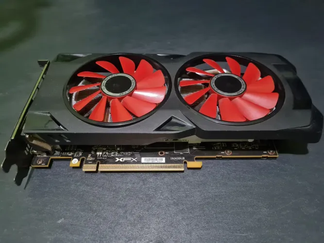 RX570 8GB XFX.