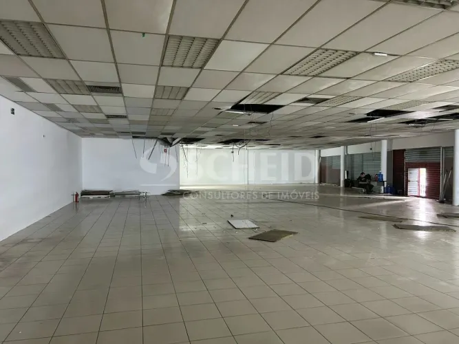 EXCELENTE LOJA, 2.000 m² de CONTRUÇÃO, ESTACIONAMENTO AMPLO