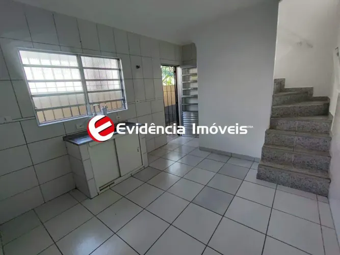 Sobrado Residencial para Aluguel em Taboão, SBC 1 Quarto, 48m²
