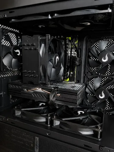 PC Gamer Xeon 2680 V4 e RX 580