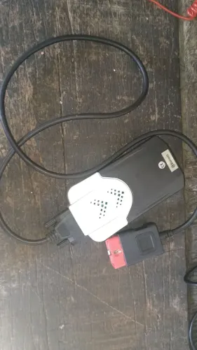 Scanner automotivo em ótimo estado, funcionando perfeitamente e pronto para uso.